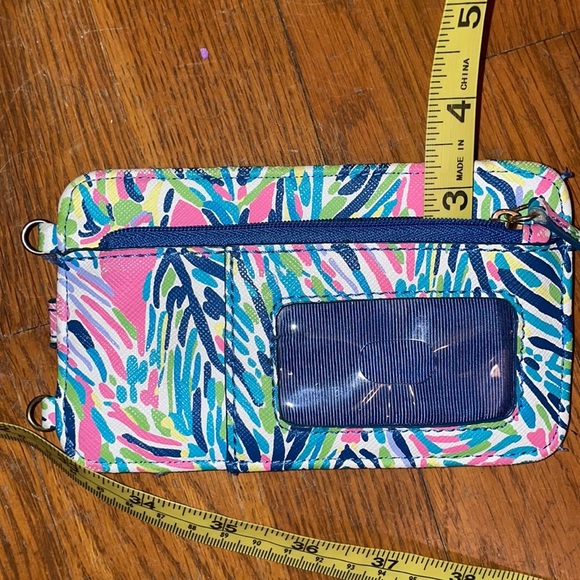Lilly Pulitzer phone wallet Crossbody chain - Picture 6 of 11